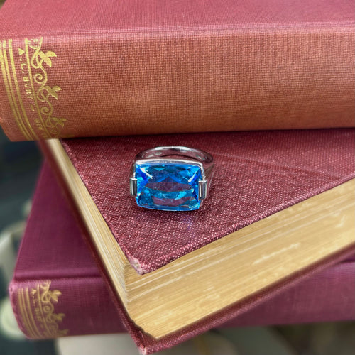 100% Authentic BVLGARI Blue Topaz and Gold Ring
