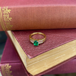 18k Yellow Gold Oval Emerald with Baguette Diamonds Ring