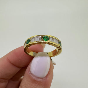 18k Yellow Gold Emerald & Baguette Diamond Ring